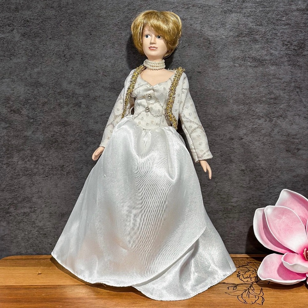 Vintage Manorville Princess Diana Porcelain Doll, 12-inch